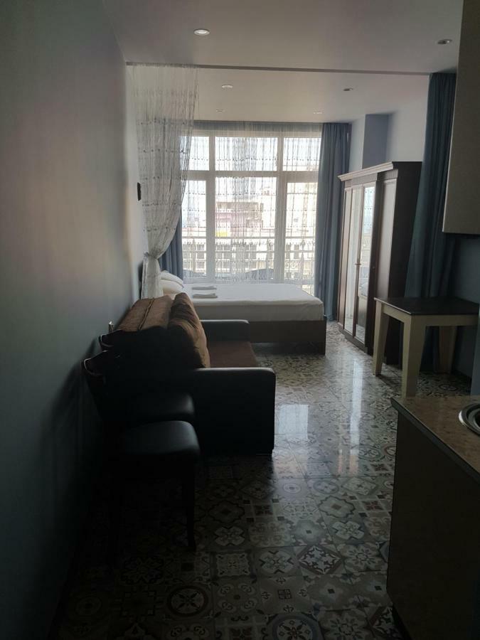 Apartment Lotos Batumi 72 Buitenkant foto