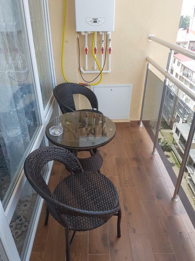Apartment Lotos Batumi 72 Buitenkant foto